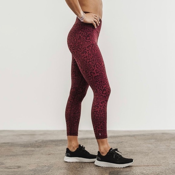 NOBULL Pants - Nobull Plush Heather High Rise 7/8 Leopard Print Leggings Size M Red Crops